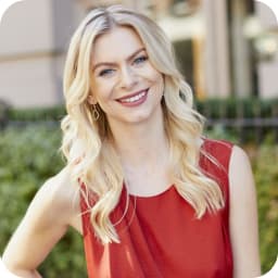 the bossbabe podcast avatar